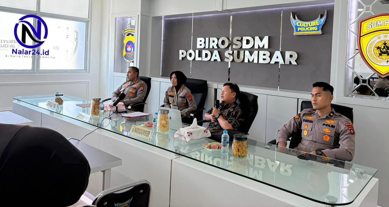 Peserta pelatihan komunikasi efektif Polda Sumbar di dalam ruangan