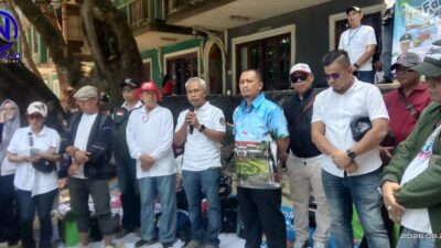 Lurah Babakan Teguh Apresiasi Kader: Kalian Orang-Orang Terhebat di Family Gathering Pantai Pandan