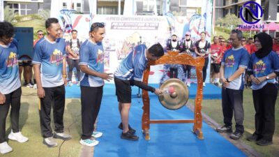 Wakapolda Sumbar Brigjen Pol Solihin memukul gong