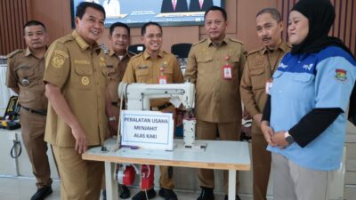 Pemkab Tangerang Serahkan Bantuan Peralatan Usaha Wub 48 Penerima