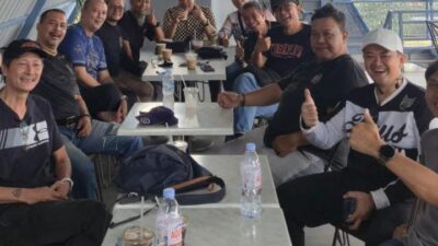 Anggota Golden Age Spirit Riders usai donor darah di Gunung Mas