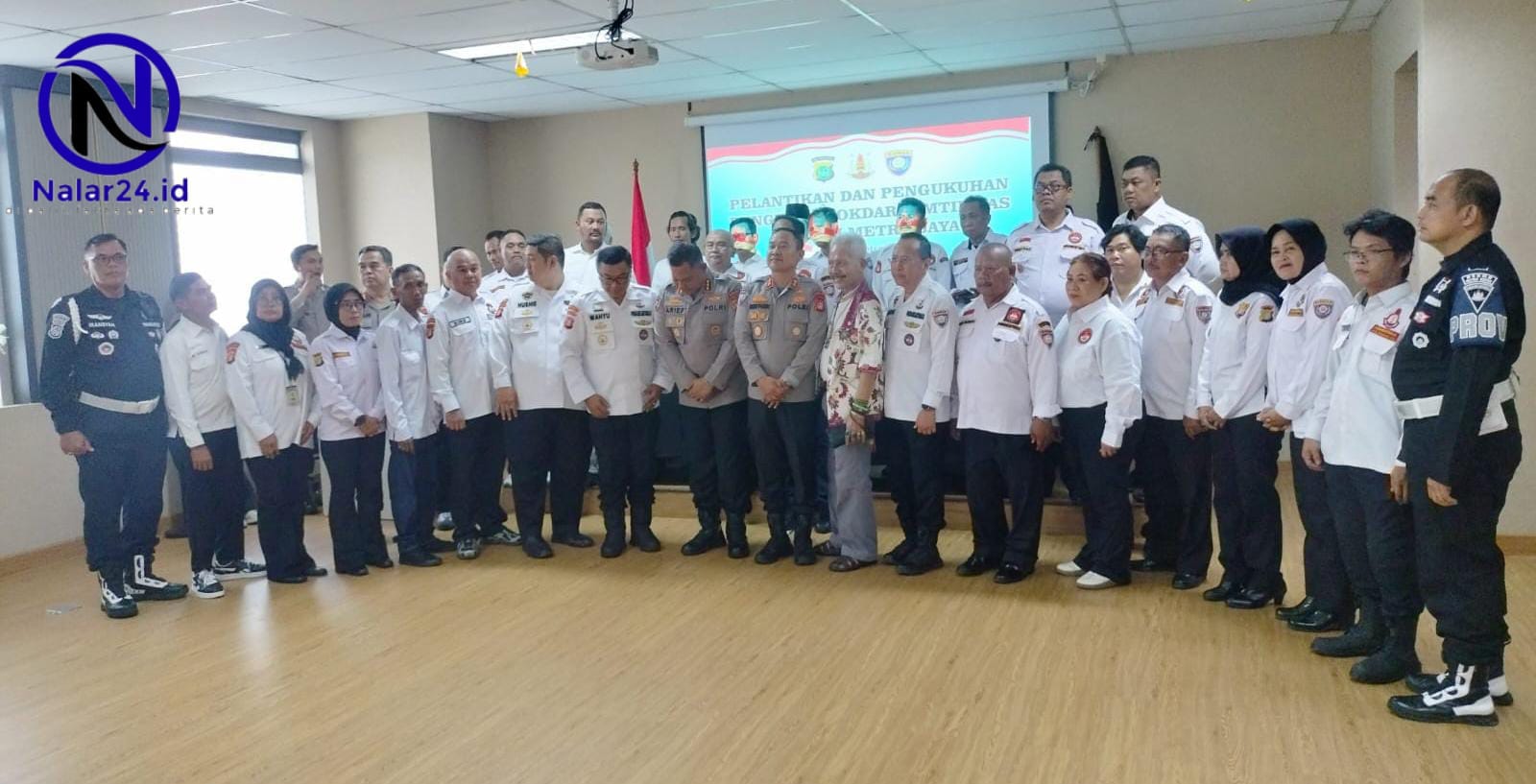 Foto bersama pengurus Pokdarkamtibmas Metro Jaya