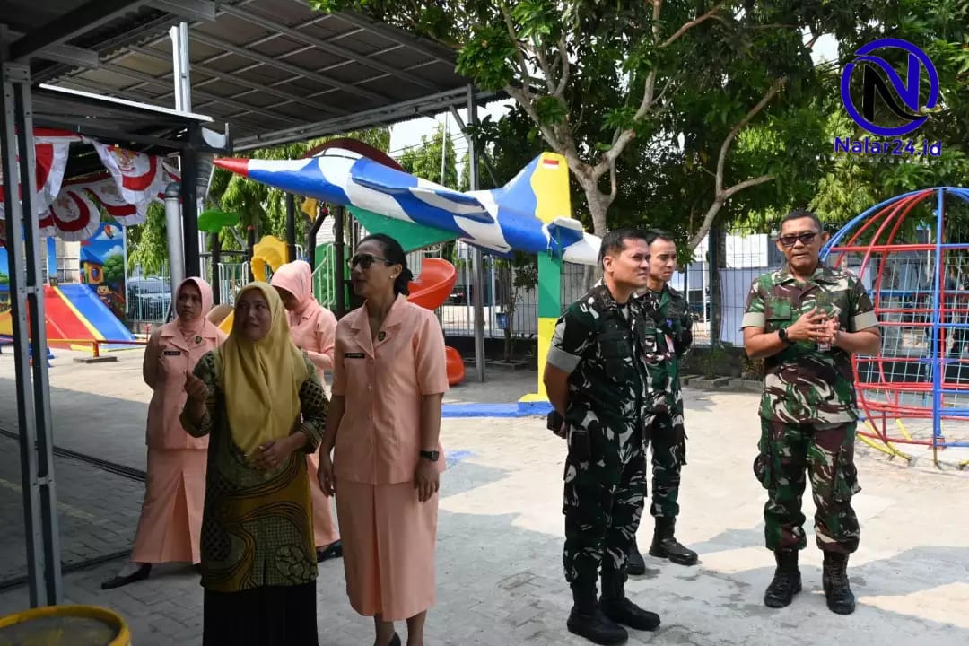 Danlanud ASH Ketua Yasarini tinjau TK Angkasa