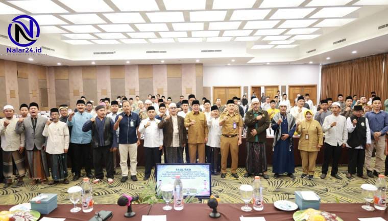 Foto bersama kiai pesantren Aspontren Sanitren Tangerang