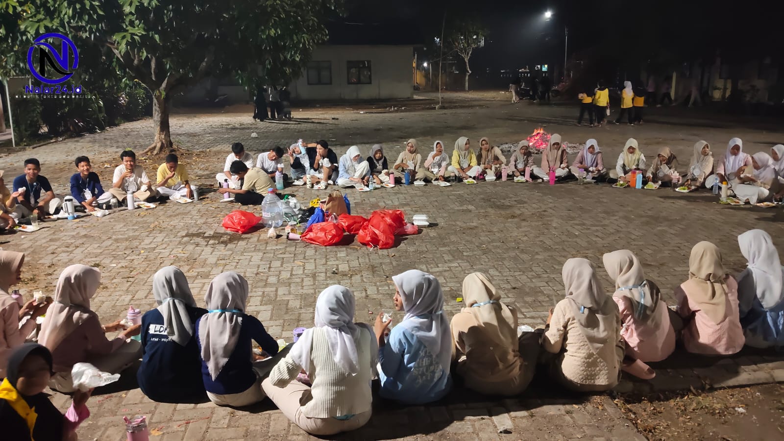Kegiatan malam keakraban peserta PMR Tigaraksa di SKB Sodong