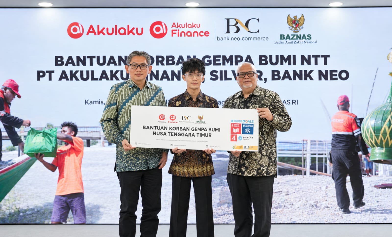 Akulaku Group serahkan bantuan korban gempa NTT kepada BAZNAS RI di Jakarta