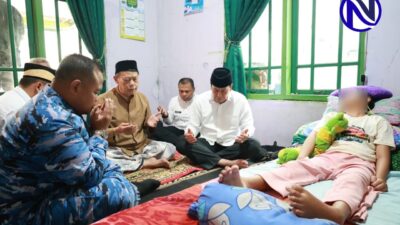 Haru! Bupati Tangerang Maesyal Rasyid Jenguk Balqis Siswi SDN Bojong 1 Penderita Penyakit Otak Langka SSPE di Cikupa
