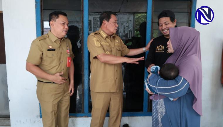 Bupati Tangerang Moch Maesyal Rasyid sambangi bayi 10 bulan penderita jantung bawaan di Desa Pasir Gadung Cikupa