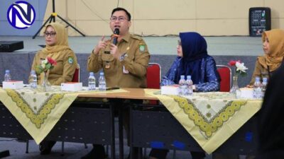 Kepala Disbudpar Kota Tangerang Boyke Urif Hermawan saat memberikan materi pada pelatihan usaha pariwisata bagi pelaku kuliner di Gedung Kesenian Kota Tangerang