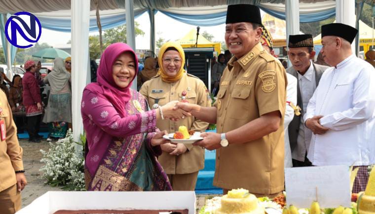 Bupati Tangerang potong tumpeng HUT 15 RSUD Balaraja bersama Wakil Bupati