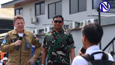 Pilot Prancis dan perwira TNI AU Lanud Halim edukasi pelajar di Open Base PEGASE 2026 dengan pesawat Airbus A400M