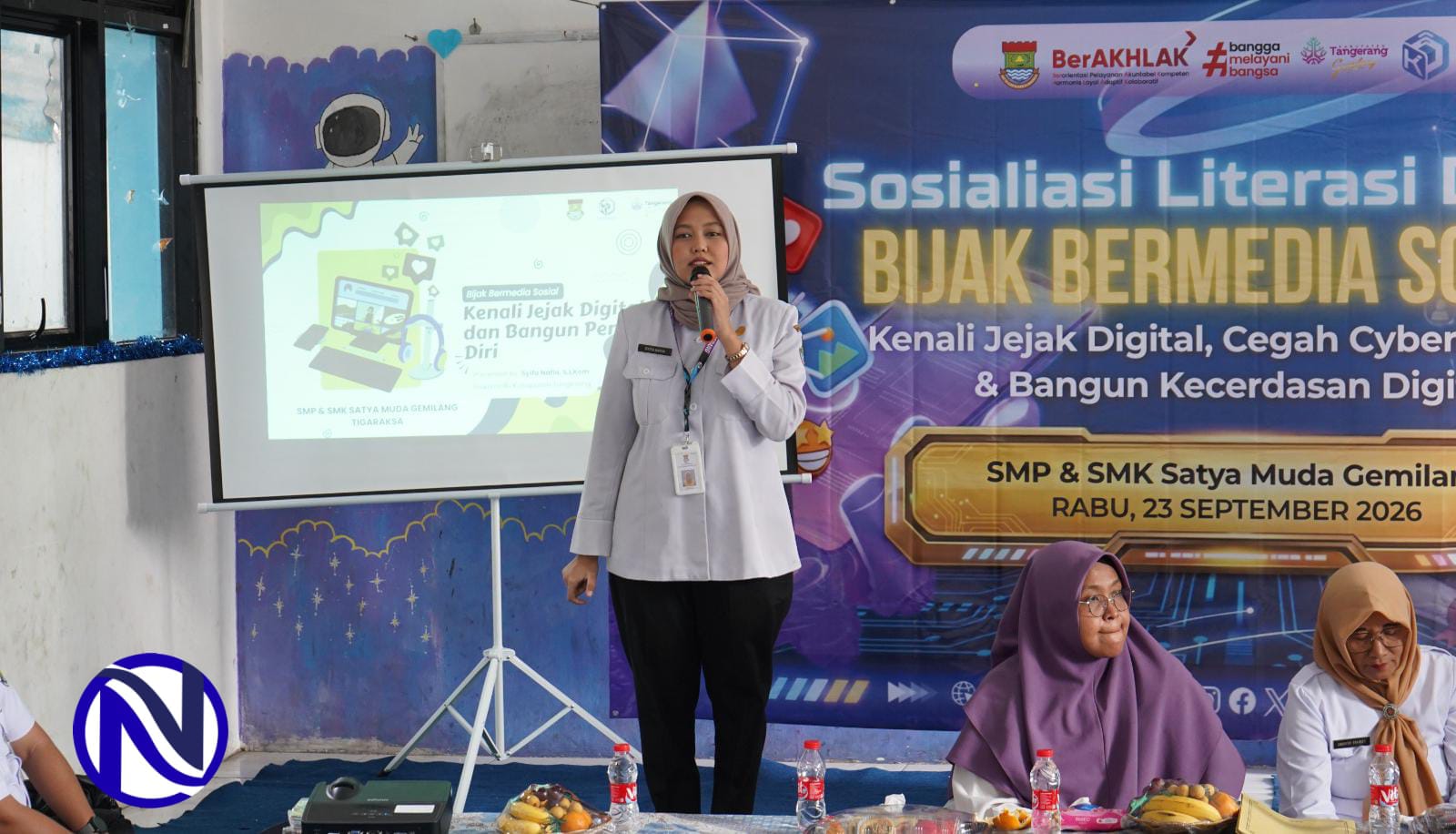 Kadis Kominfo Kabupaten Tangerang Diyan Mayang Sari sosialisasi literasi digital bijak bermedia sosial di SMP SMK Satya Muda Gemilang Tigaraksa