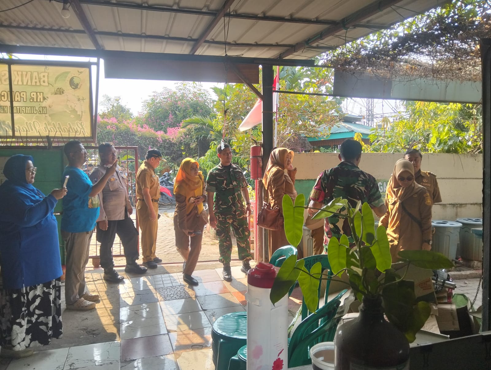 Babinsa jelaskan bank sampah Kampung Jimpitan KB2