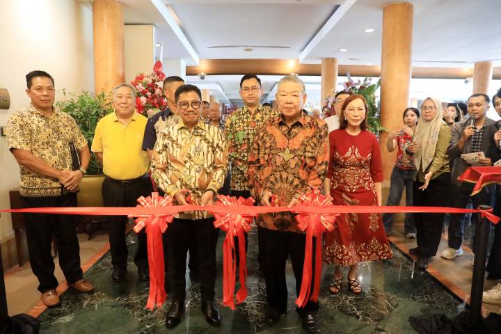 Jiro Izakaya, Kuliner Tangerang, Wali Kota Tangerang, H. Sachrudin, Modern Golf Tangerang, Restoran Jepang, Kota Tangerang, Luntungan Honoris, Investasi Tangerang, Wisata Kuliner, Kuliner Jepang, Berita Tangerang