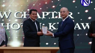 Bupati Tangerang serah plakat Sapphire Sky Hotel Karawaci
