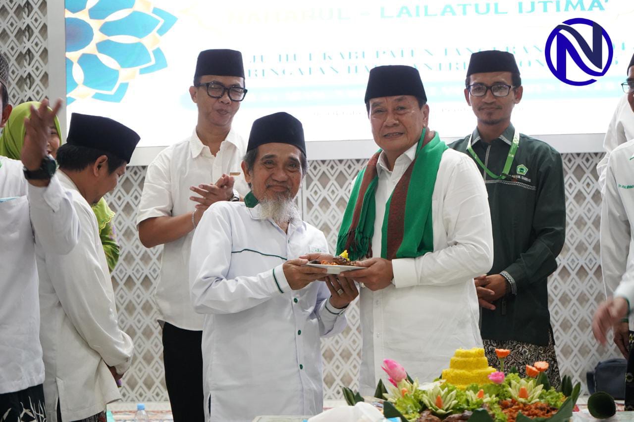 Bupati Tangerang Maesyal Rasyid terima tumpeng kick-off Hari Jadi 394 HSN 2026