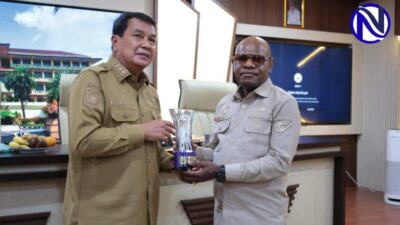 Bupati Moch Maesyal Rasyid dan Kakanwil HAM Banten Dr Menase Kadepa di Kantor Bupati Tangerang