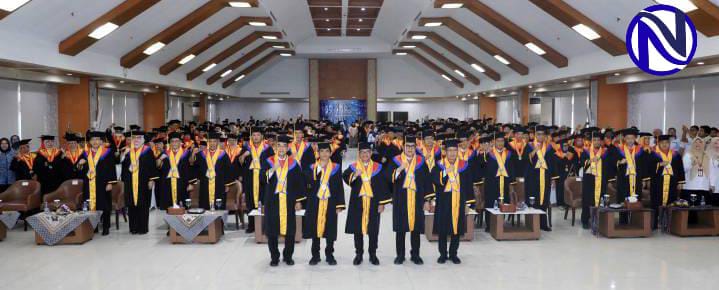 390 lansia wisuda Sekolah Lansia angkatan 2 Kota Tangerang foto bersama