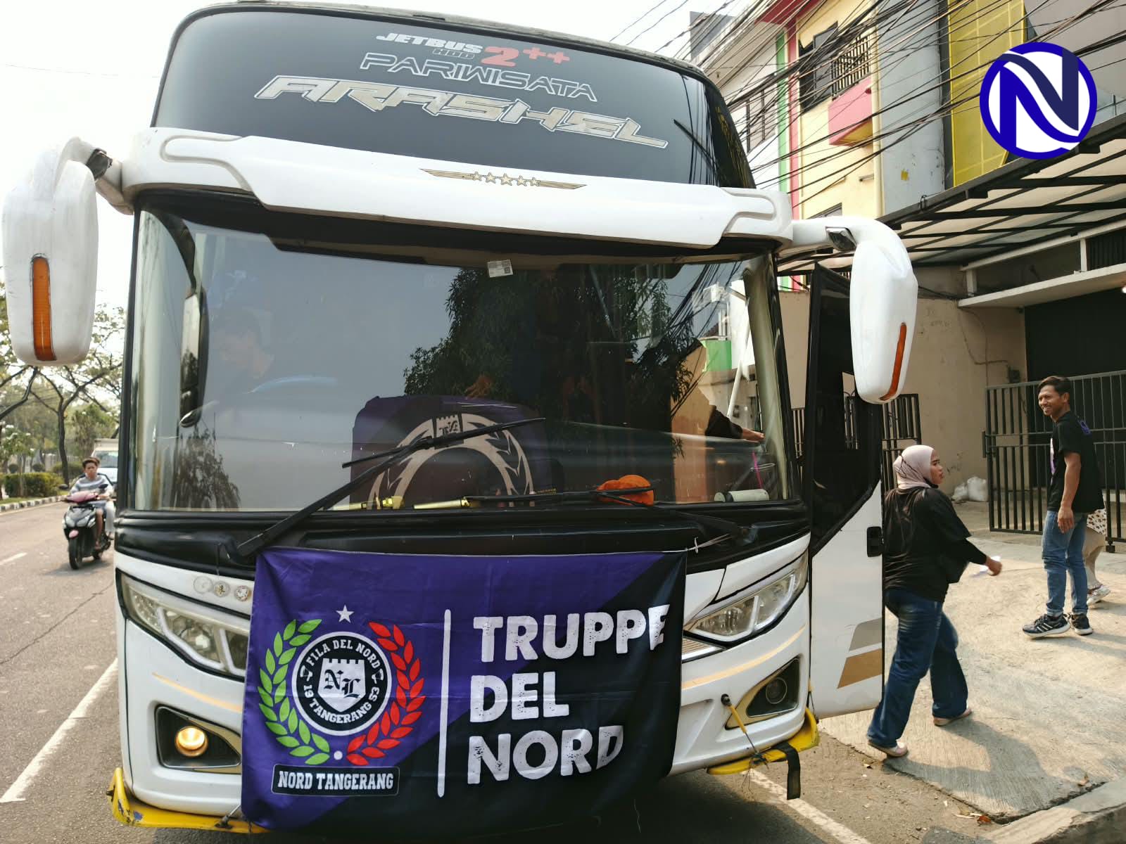 Bus Persita B 7240 FGA dengan banner Nord Tangerang Spirit From North Tangerang`