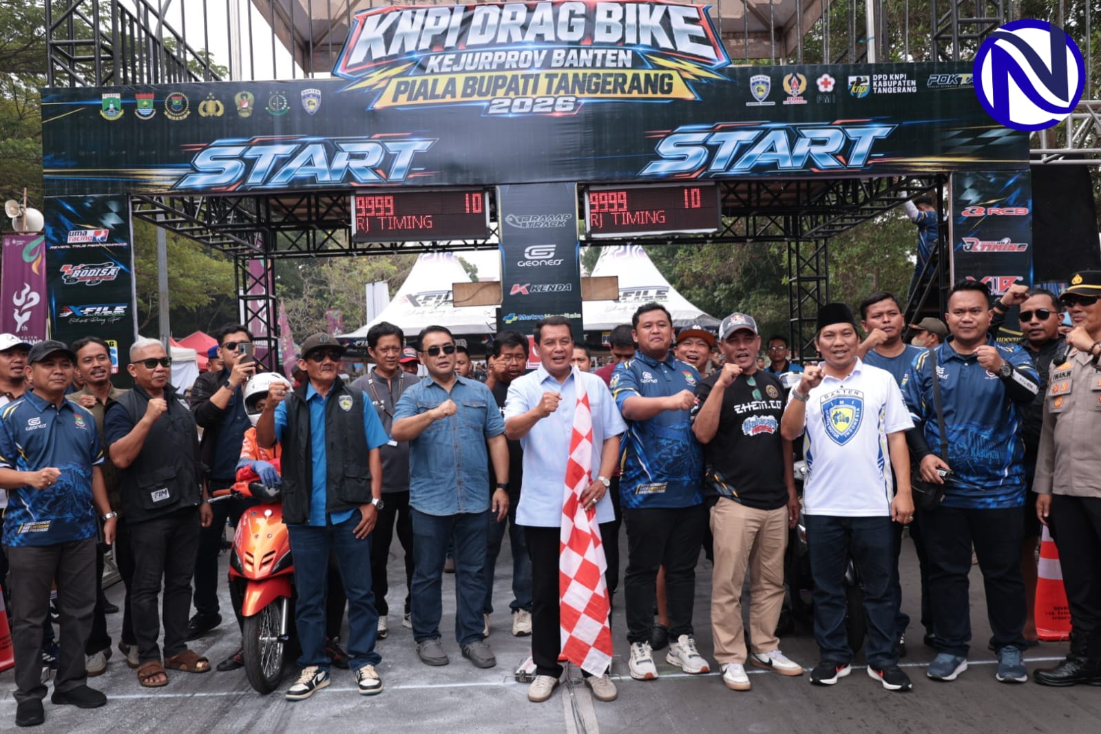 Bupati Tangerang Moch Maesyal Rasyid Kibarkan Bendera Start KNPI Drag Bike Piala Bupati 2026